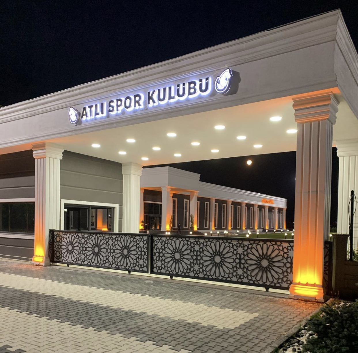 Afyon Atlı Spor Kulübü - Kongre Ve Balo Salonu - Çiftlik kır düğünü mekanı — Merkez