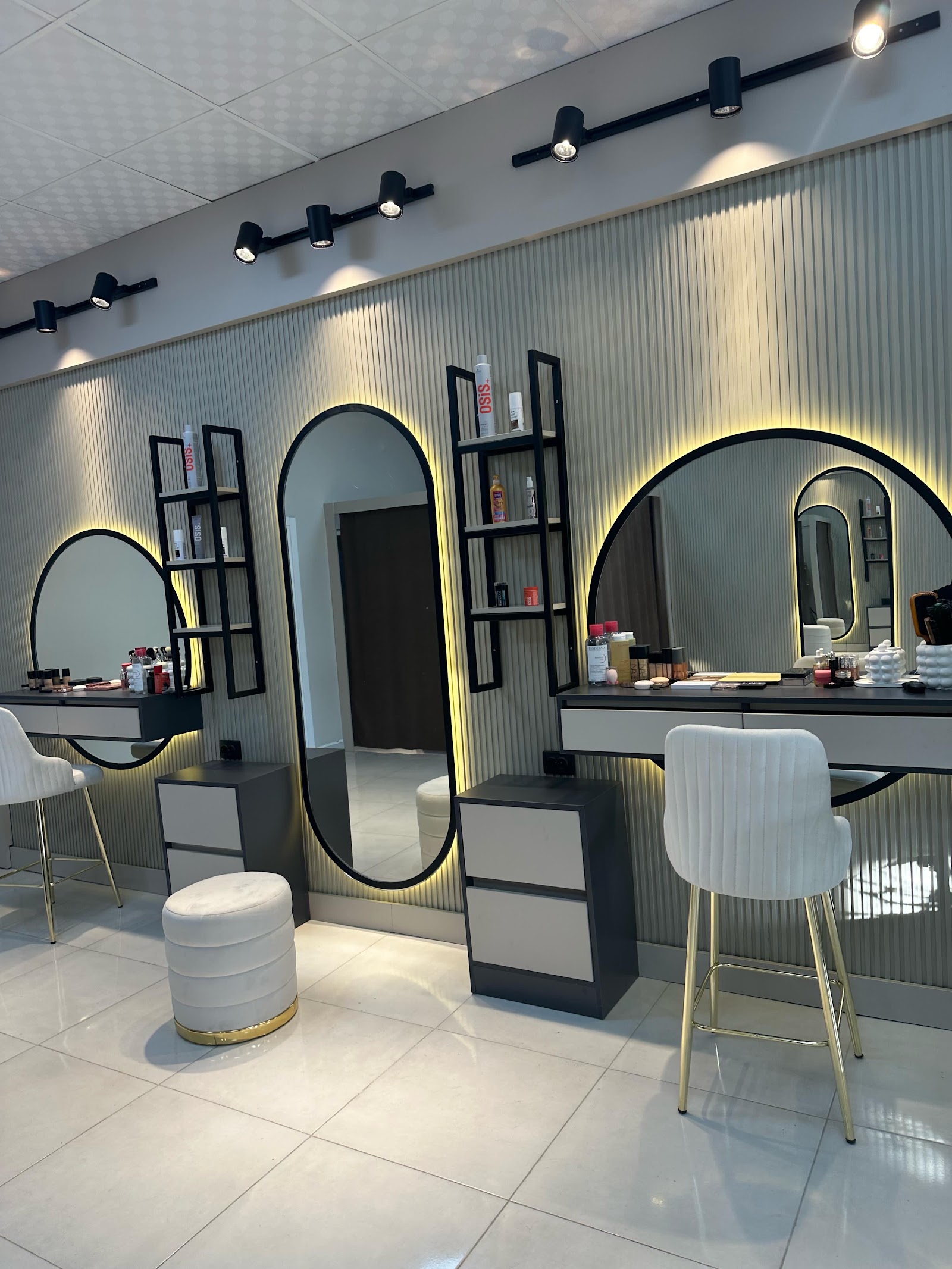 Glam Makeup Studio kır düğünü mekanı — Merkez